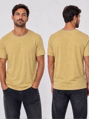 Van Heusen Yellow Crewneck T-Shirt w/ Gray Collar Trim – Size Medium